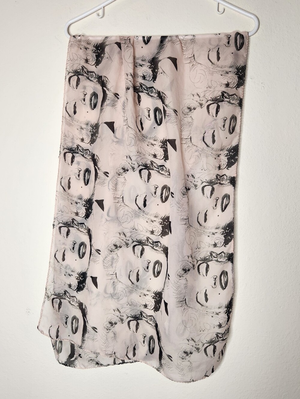 Marylin Monroe Womens Pink Sheer Graphic Print Scarf